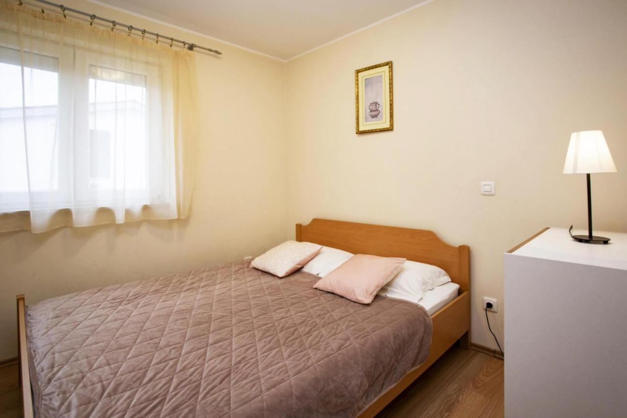Apartments Ulika Rovinj Exterior photo